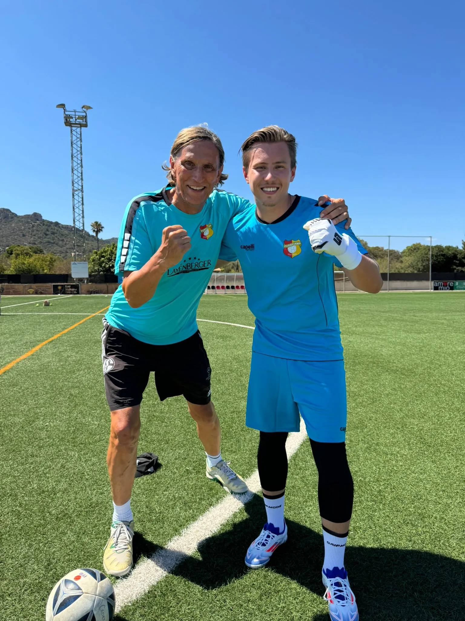 Holger mit Mike beim Fußballcamp