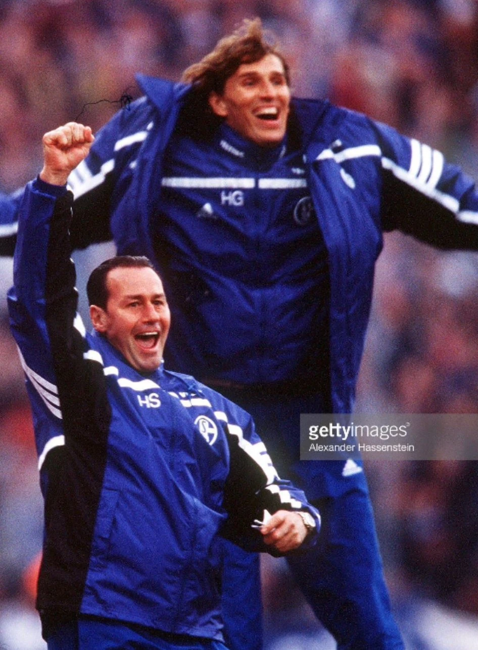 Holger freut sich über den Erfolg mit Schalke