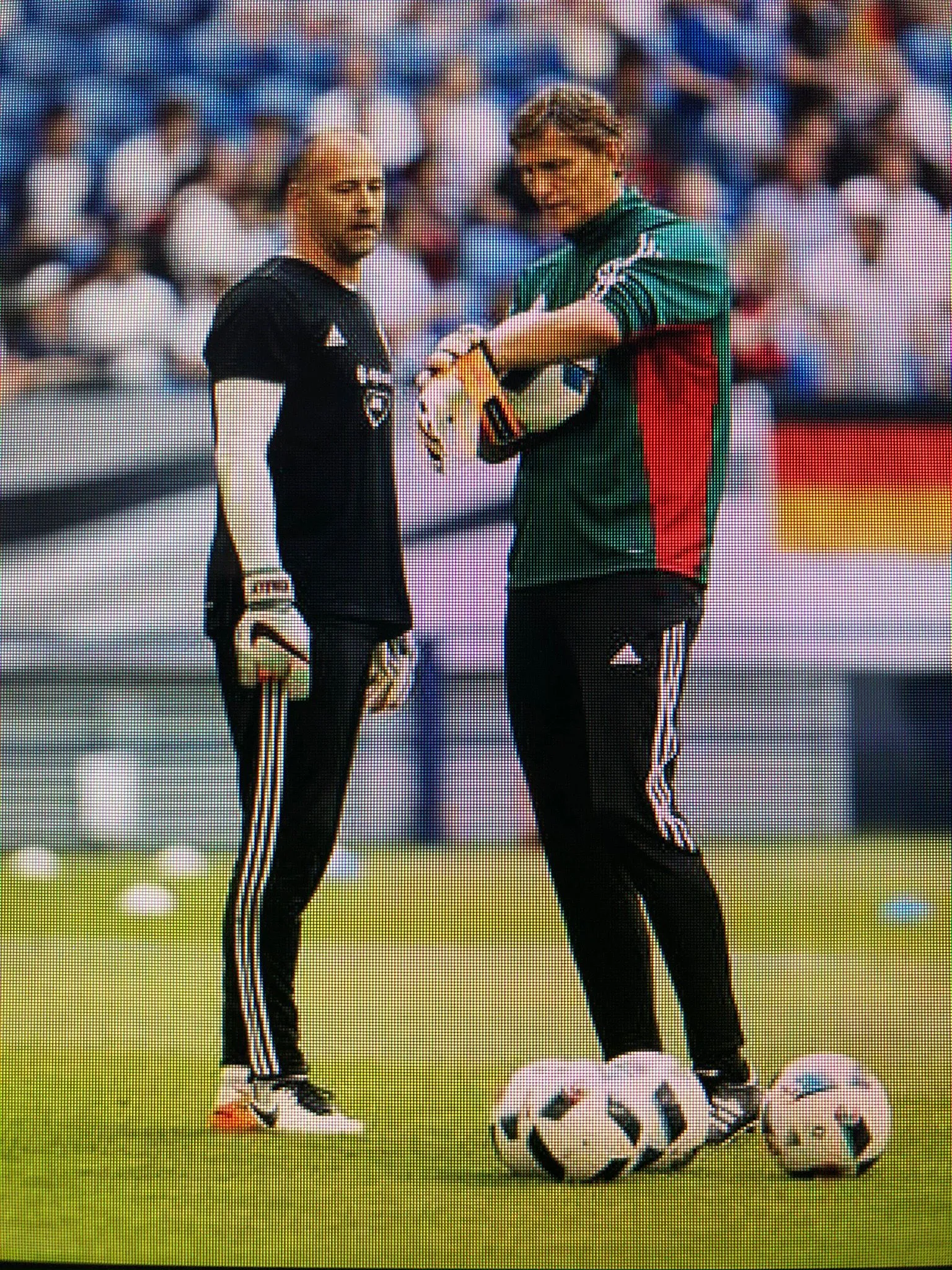 Holger beim Aufwärmen mit Ungarns Team während der EM 2016
